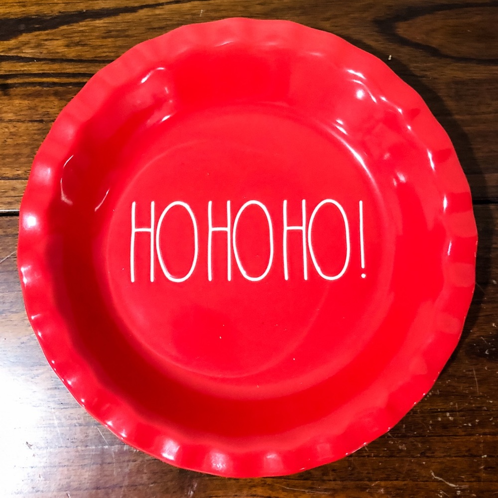 Rae Dunn “Ho Ho Ho” red pie dish